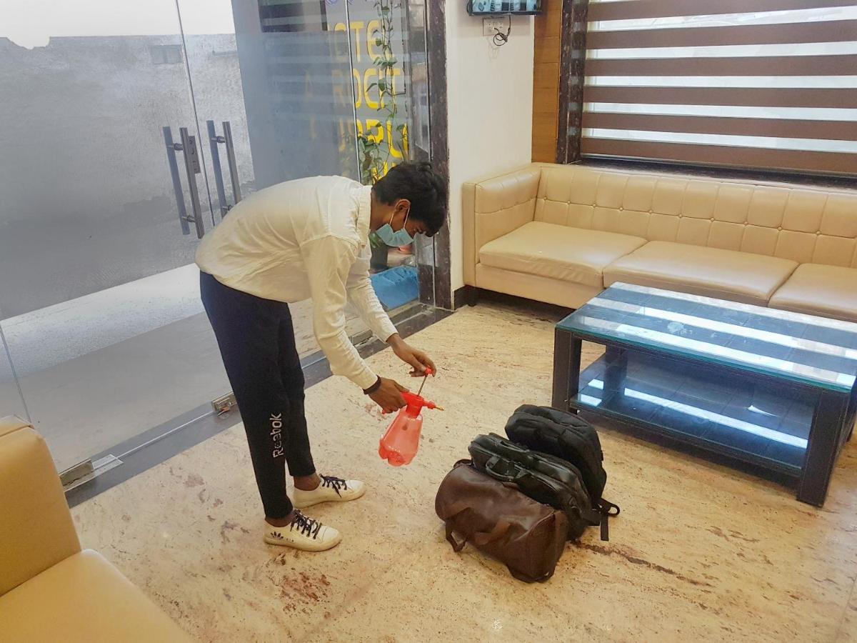 Hotel Aerocity Purple Orchid New Delhi Eksteriør billede
