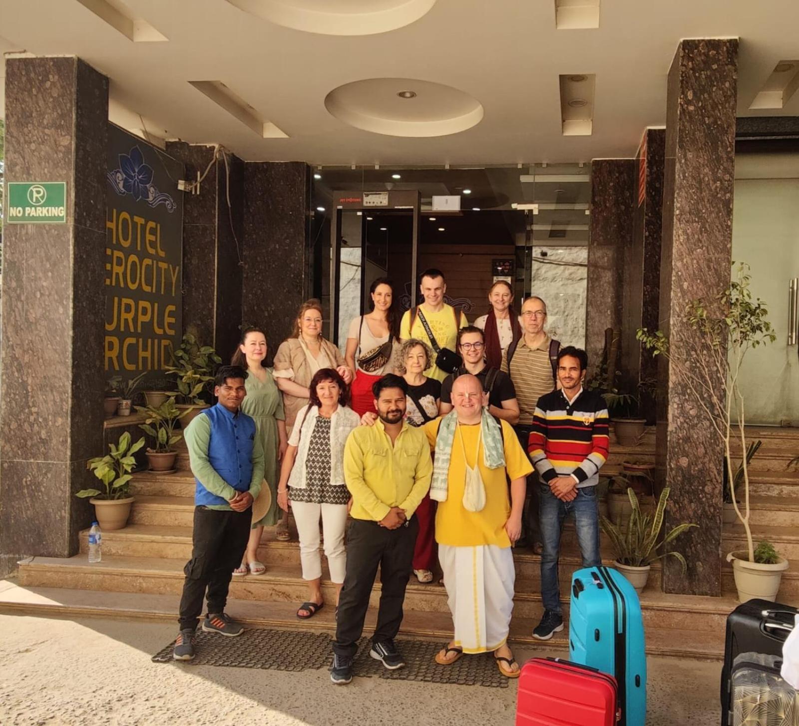 Hotel Aerocity Purple Orchid New Delhi Eksteriør billede