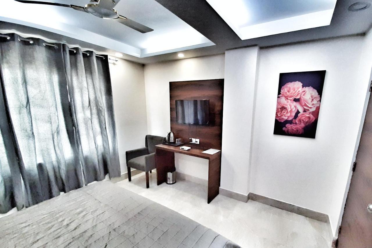 Hotel Aerocity Purple Orchid New Delhi Eksteriør billede