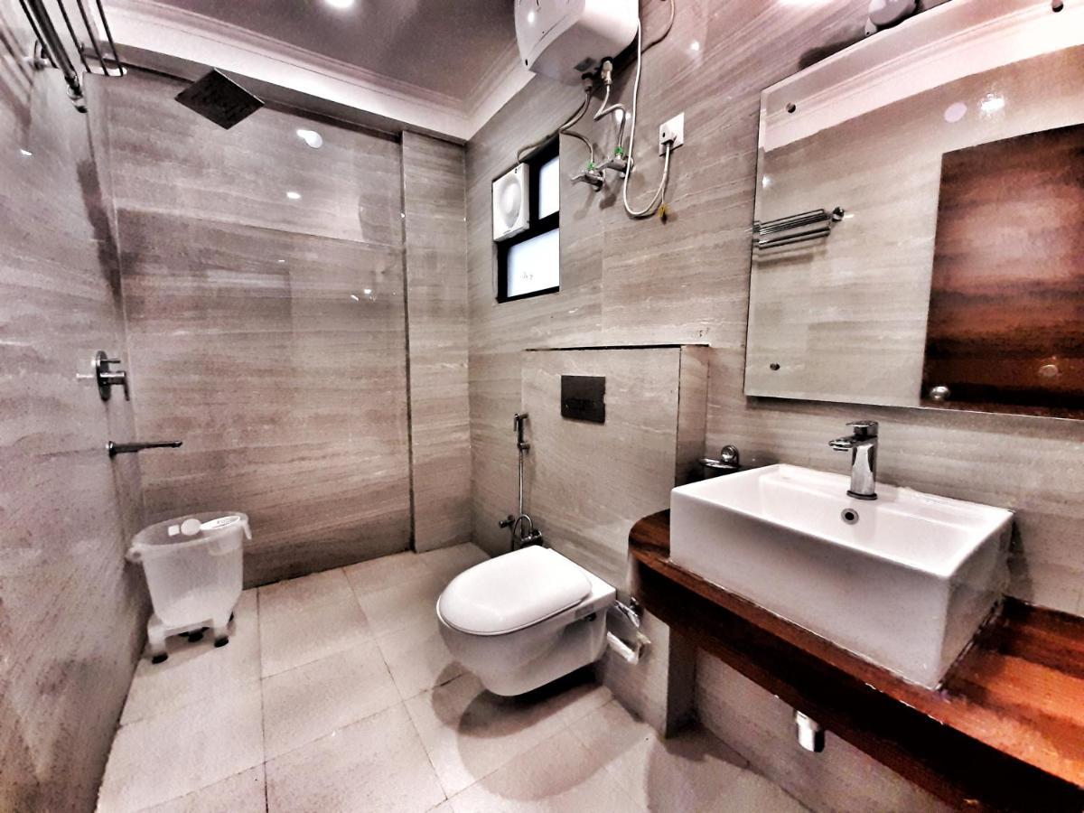 Hotel Aerocity Purple Orchid New Delhi Eksteriør billede