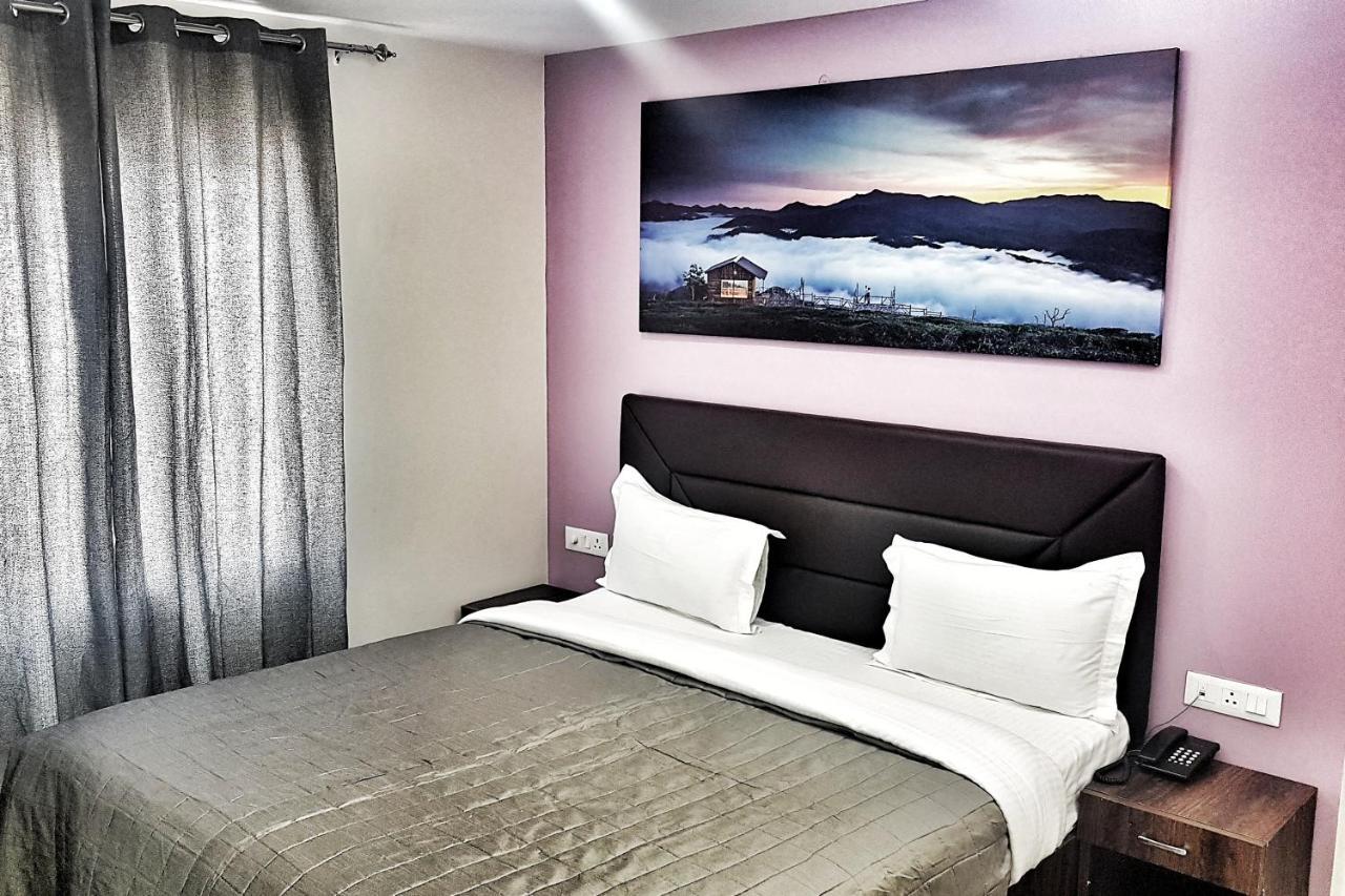 Hotel Aerocity Purple Orchid New Delhi Eksteriør billede