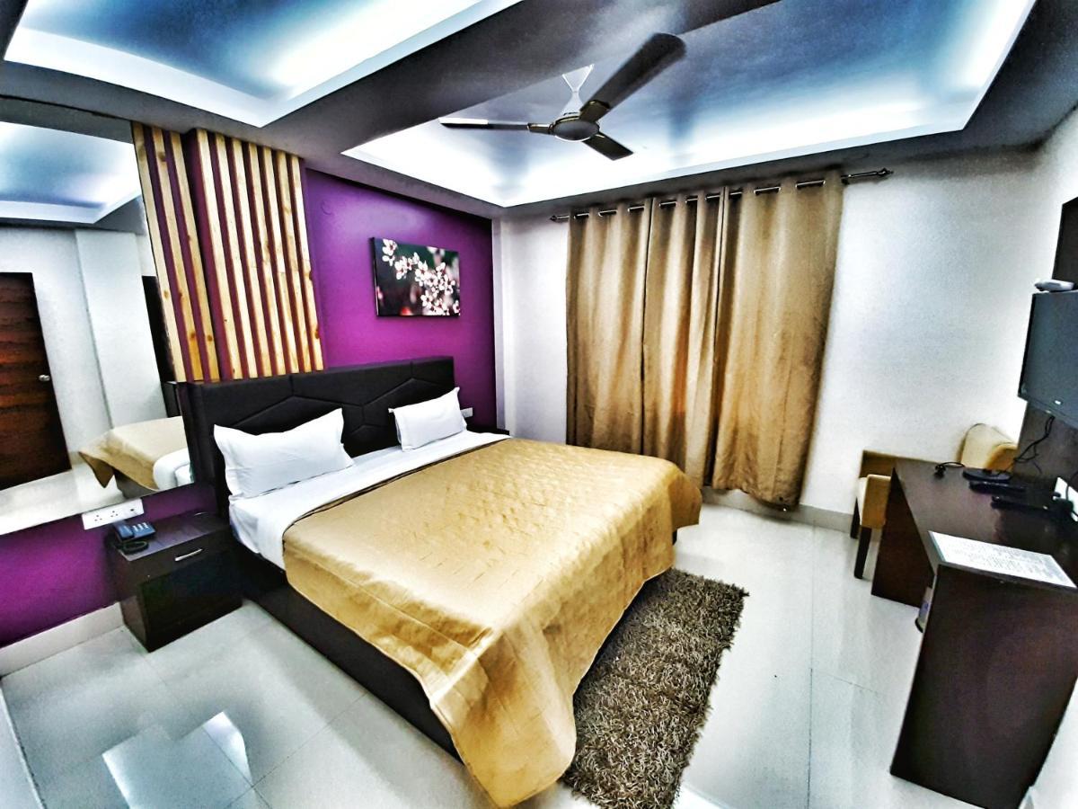Hotel Aerocity Purple Orchid New Delhi Eksteriør billede