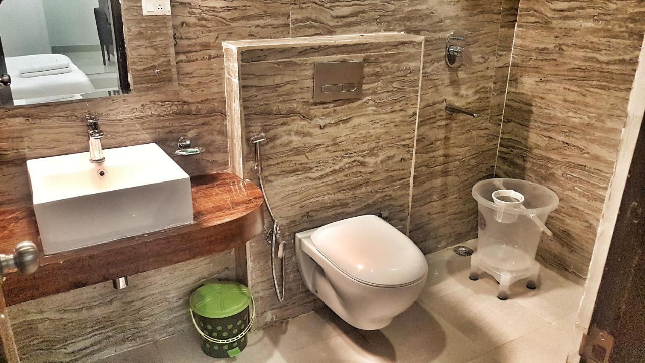 Hotel Aerocity Purple Orchid New Delhi Eksteriør billede