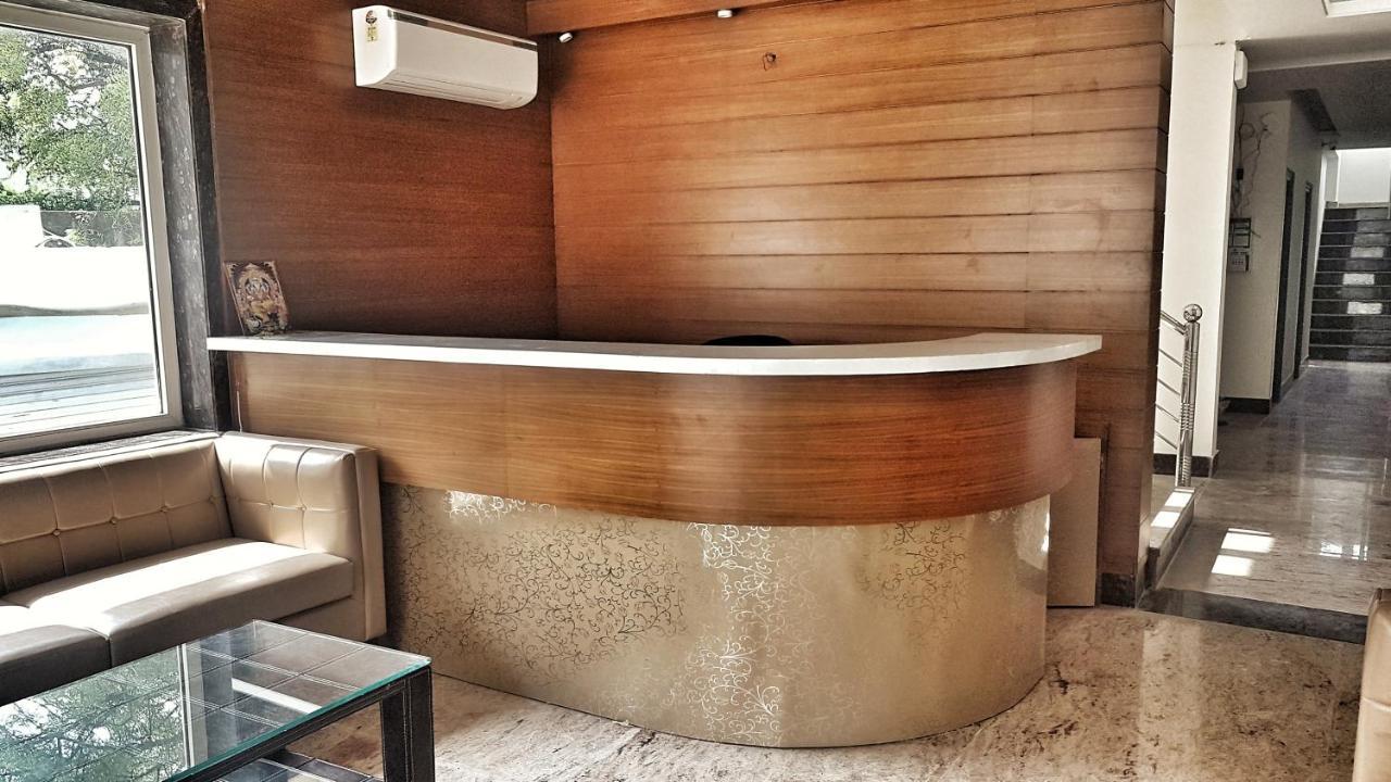 Hotel Aerocity Purple Orchid New Delhi Eksteriør billede