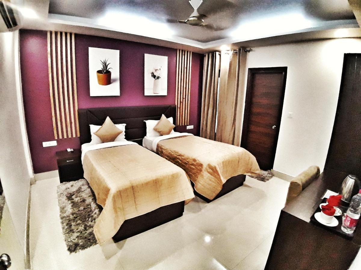 Hotel Aerocity Purple Orchid New Delhi Eksteriør billede