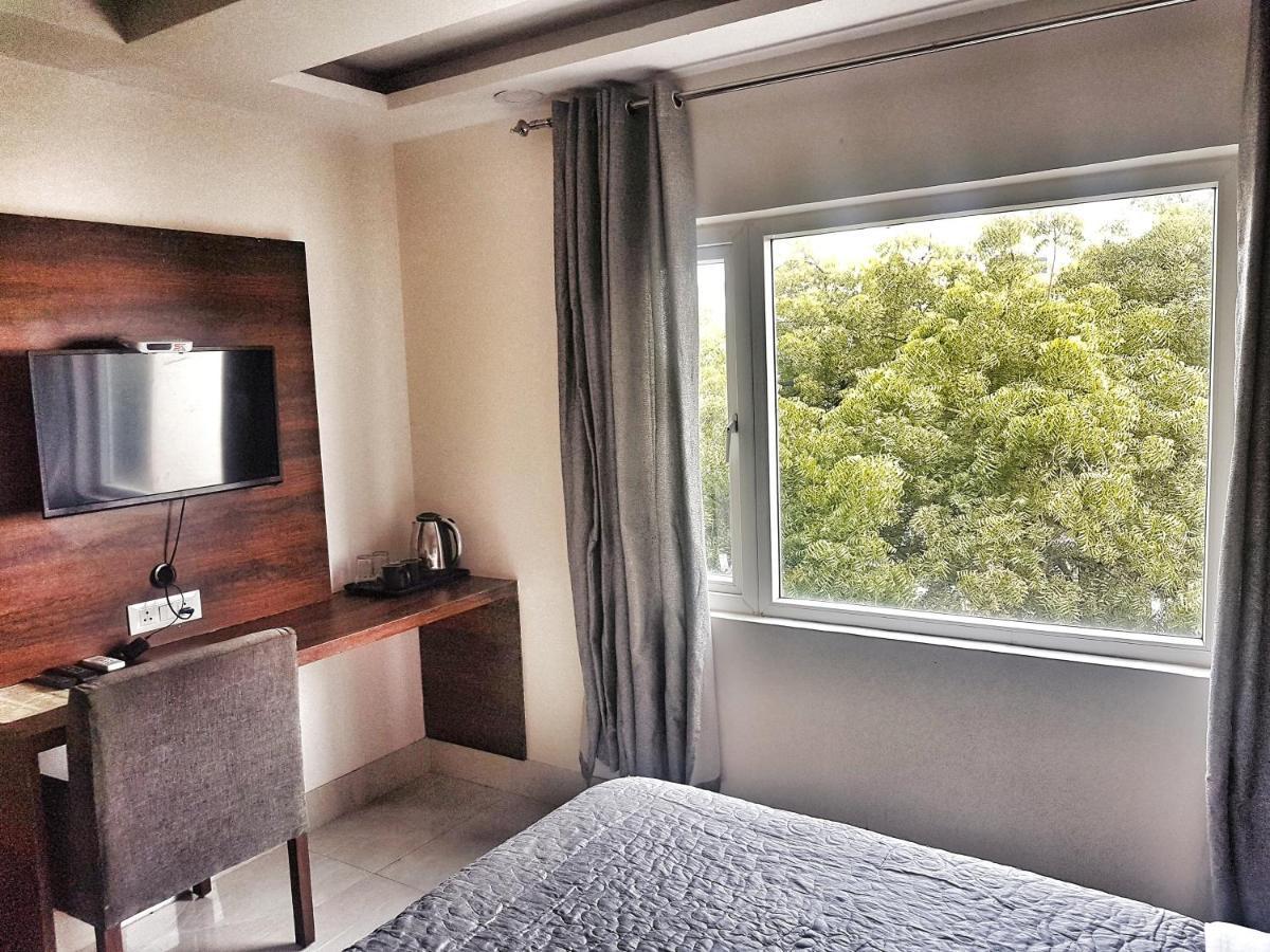 Hotel Aerocity Purple Orchid New Delhi Eksteriør billede